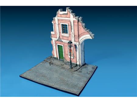 Ruined building w/base