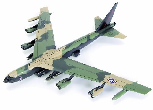 Boeing B-52D Stratofortress 1:100