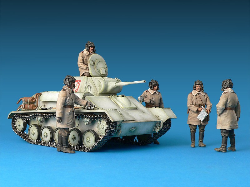 T-70 M Early production Soviet light tank w/Crew