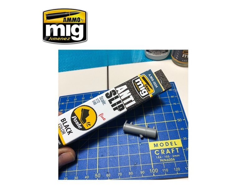 ANTI SLIP za merilo 1:72 in 1:48 (Črna barva)